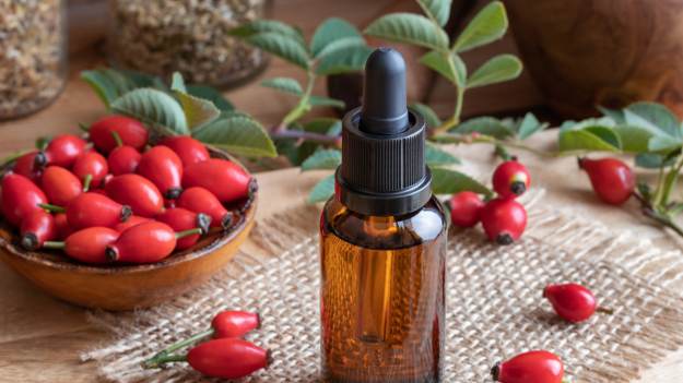 Lepszy niż drogie serum? Ten tani olejek to..